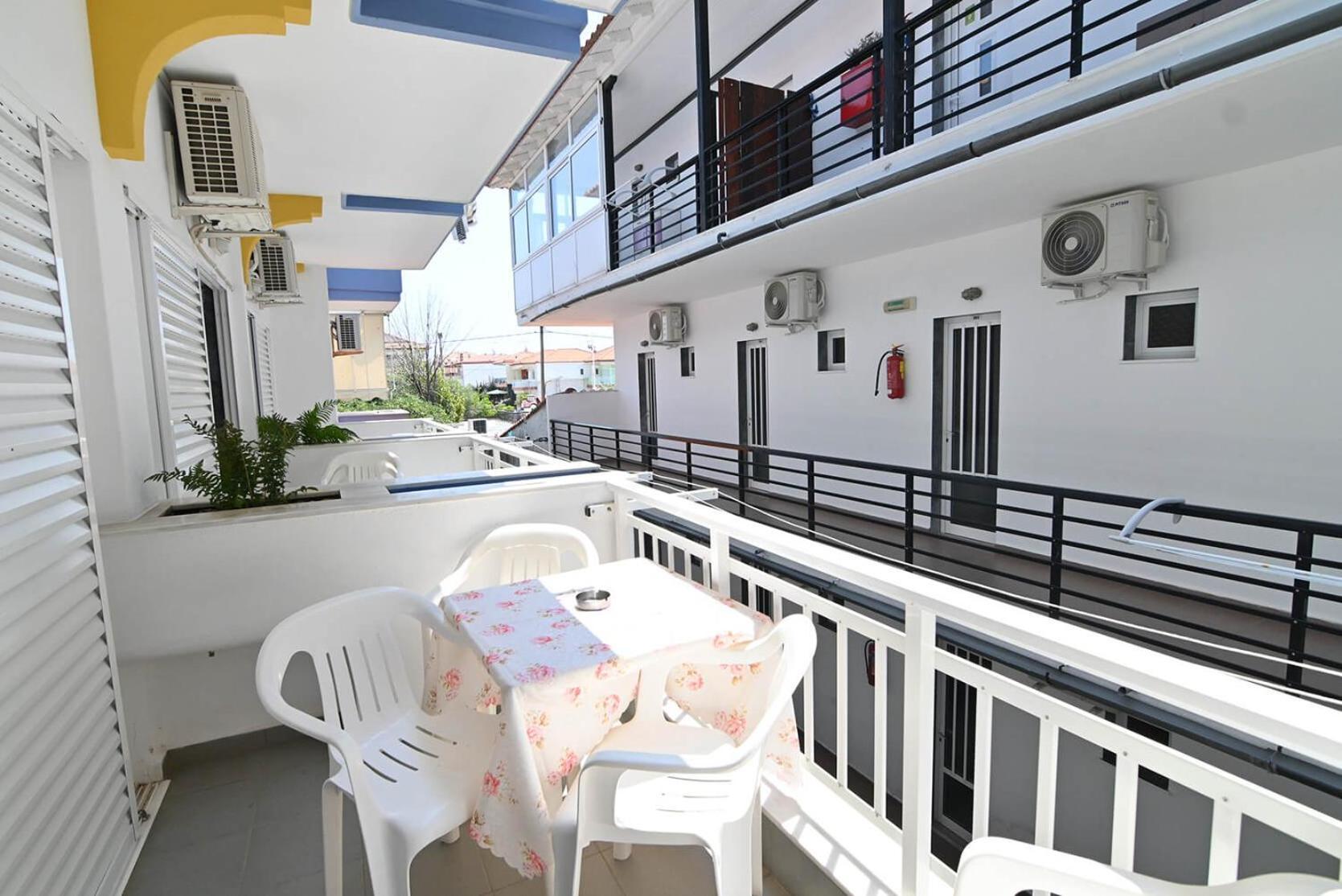 Armiriki Rooms Nea Nea Vrasna Exterior photo